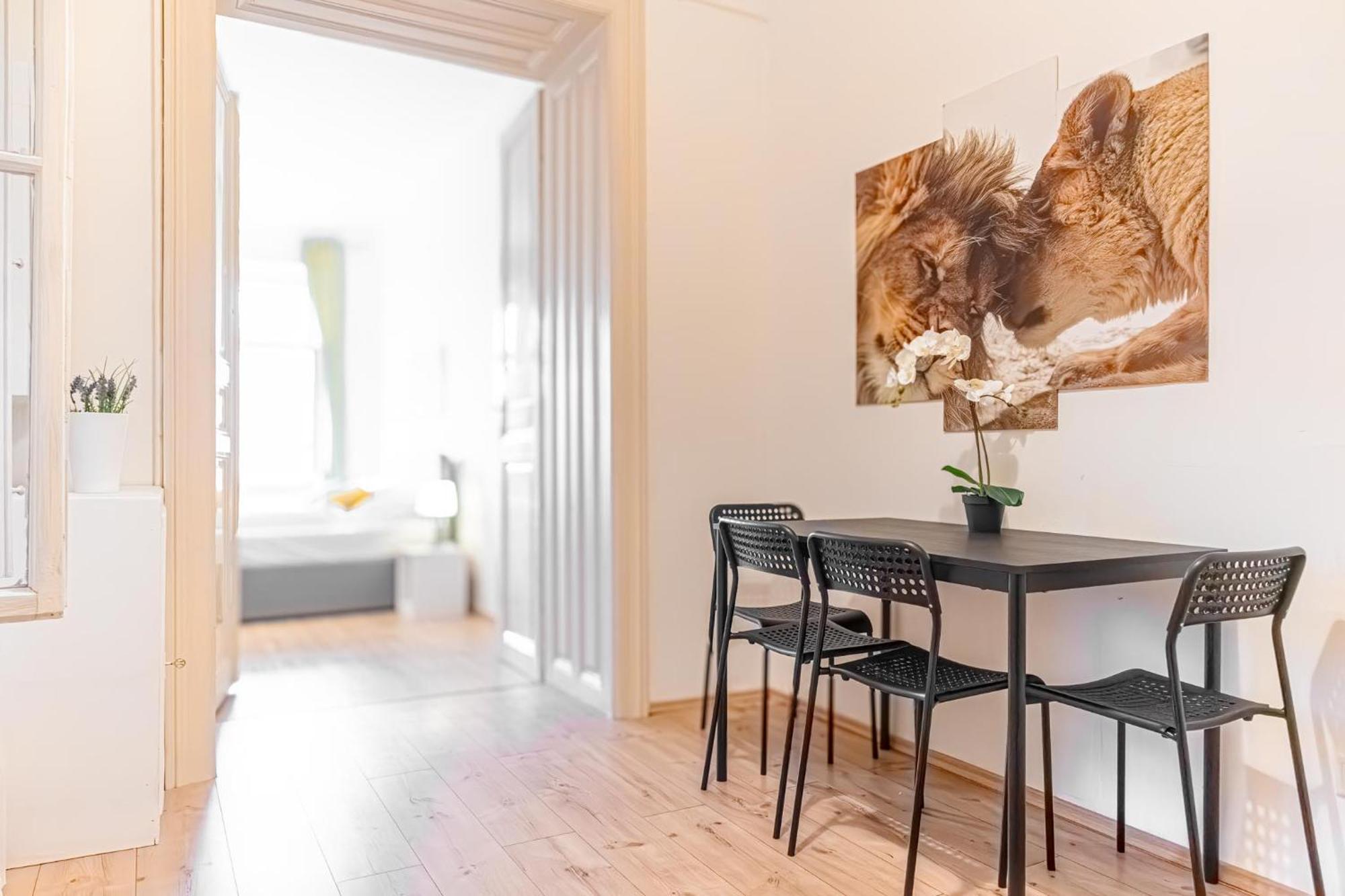 Attractive 2br Near Akh Ideal For Longstays Apartamento Viena